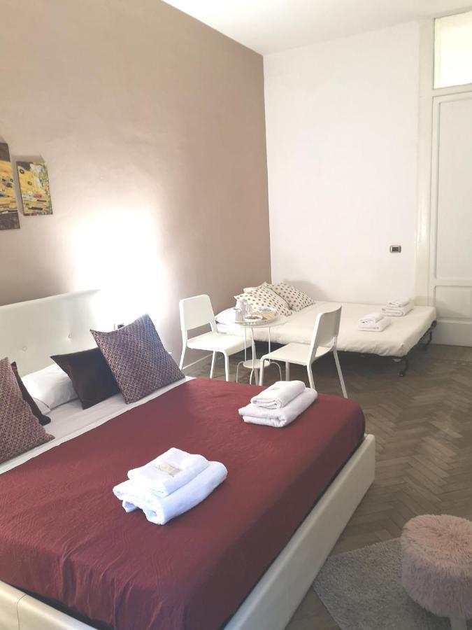 Domus Luigi Leone Bed & Breakfast Naples Exterior photo